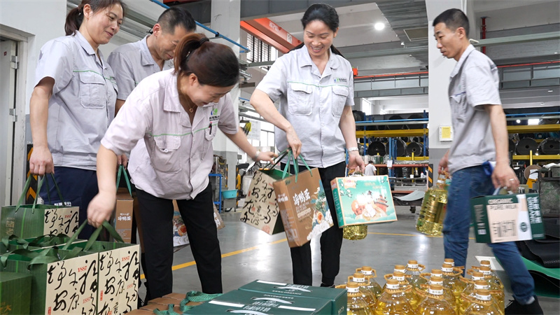 粽香四溢迎端午 企业关怀暖人心-科强股份发放端午福利5